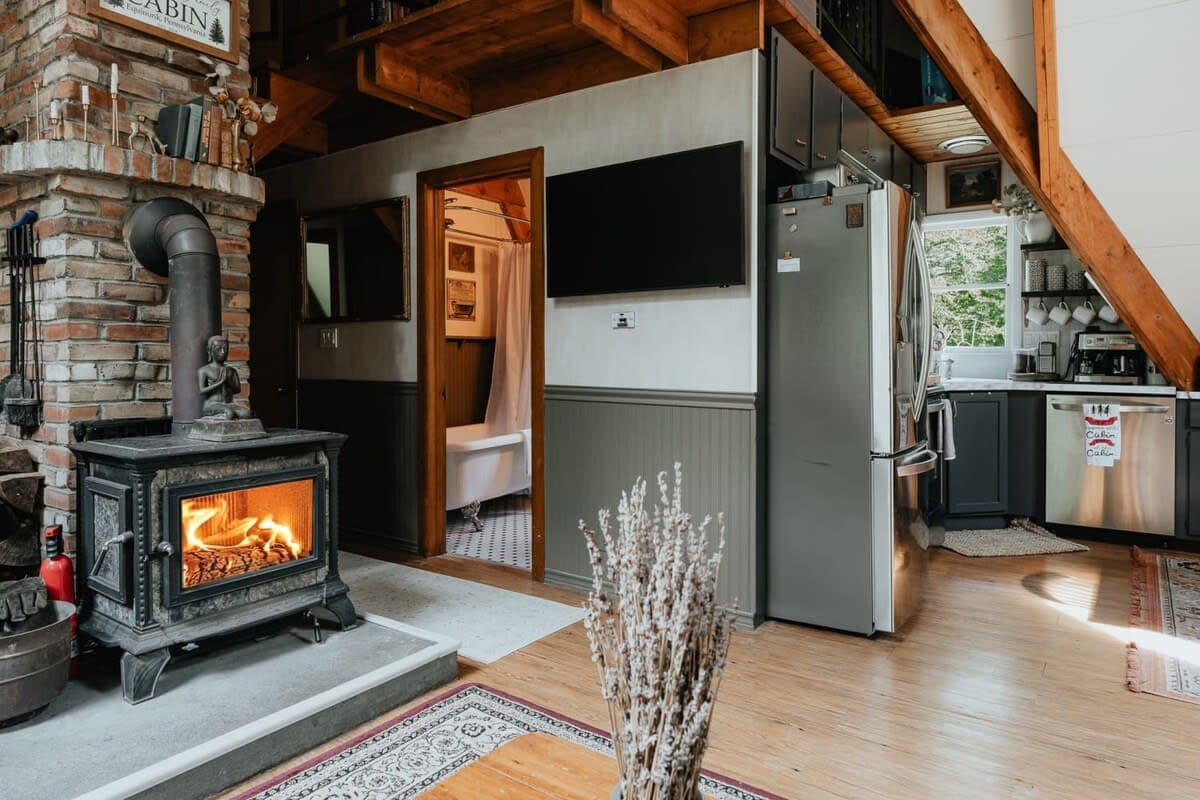 Riverside Cabin photo 3