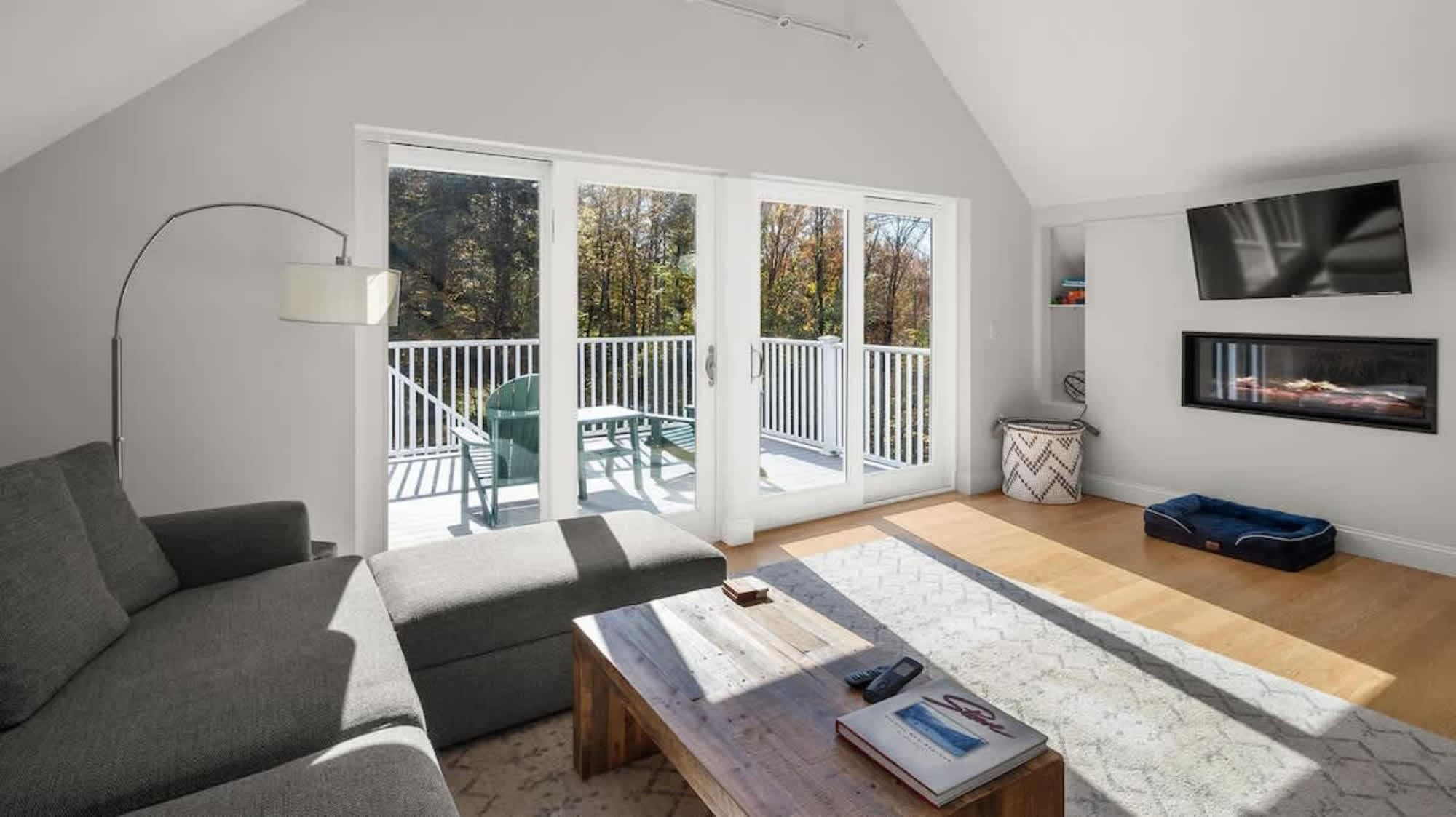 Mountaintop Loft photo 2