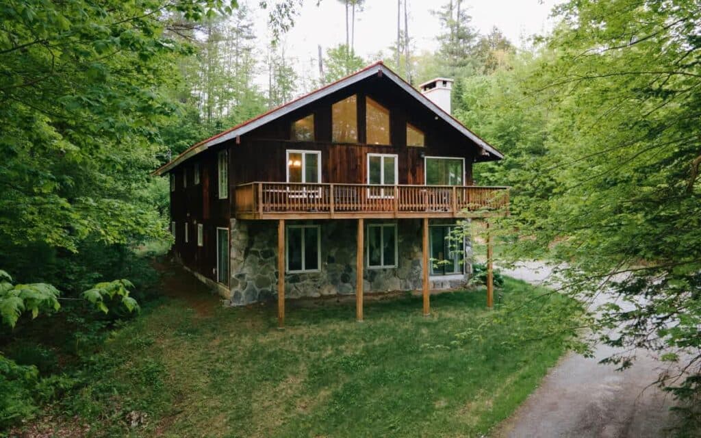 Silver Birch Chalet: Upstairs Apartment